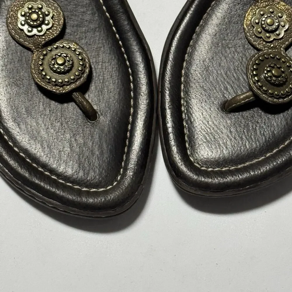 Donald J Pliner 7 1/2 M Sandals Black Leather Brass Medallions Flip Flops Thong